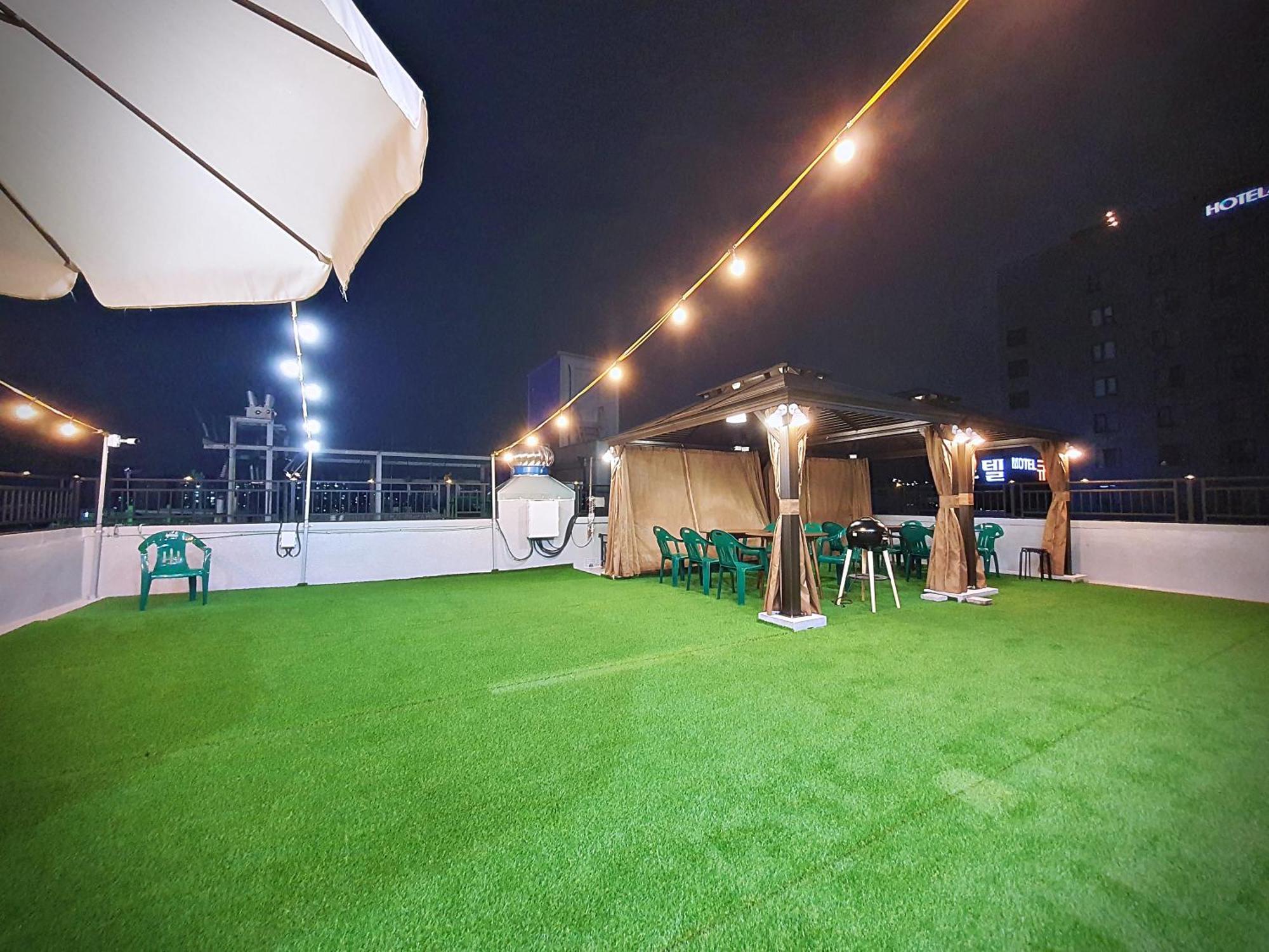 אינצ'ון Bluebird Hotel מראה חיצוני תמונה