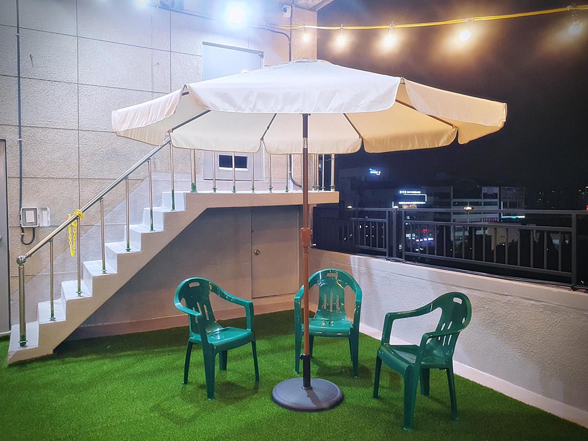 אינצ'ון Bluebird Hotel מראה חיצוני תמונה