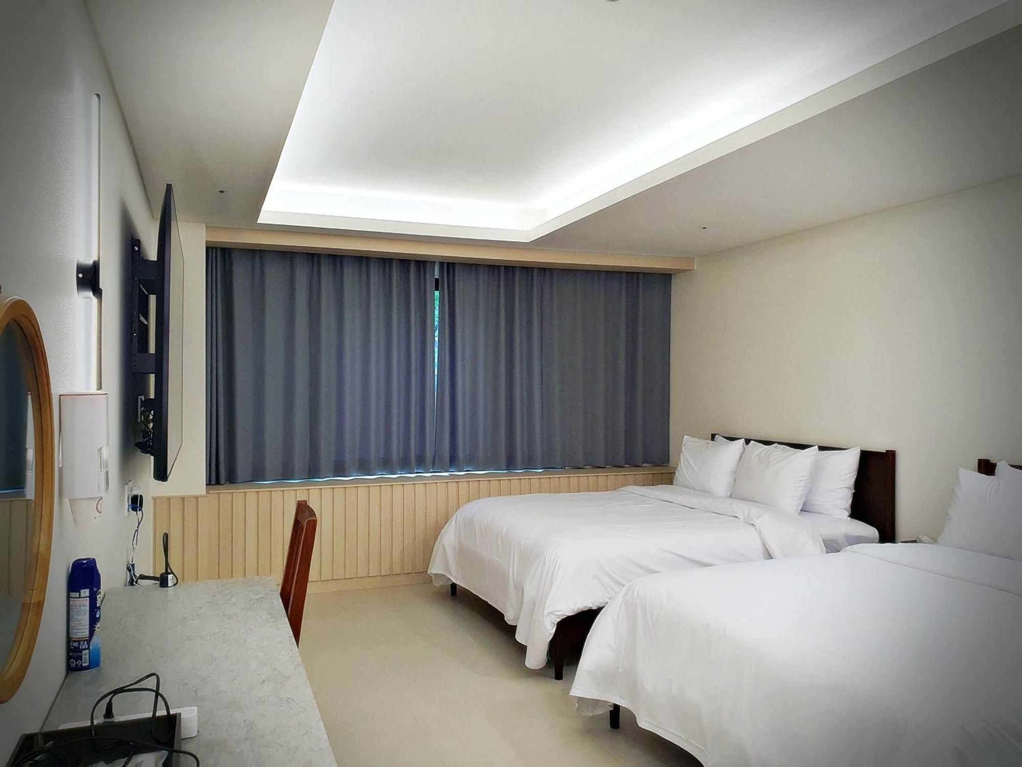 אינצ'ון Bluebird Hotel מראה חיצוני תמונה