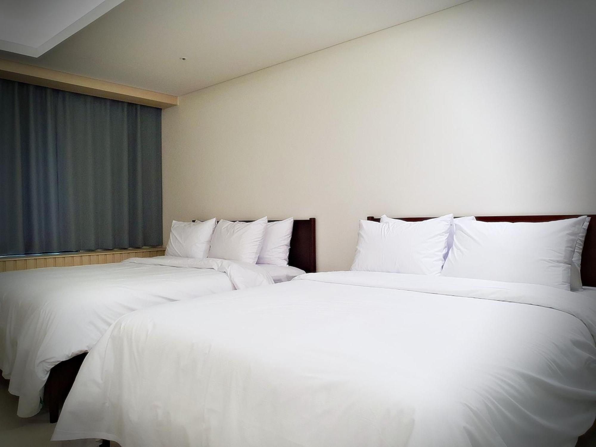 אינצ'ון Bluebird Hotel מראה חיצוני תמונה