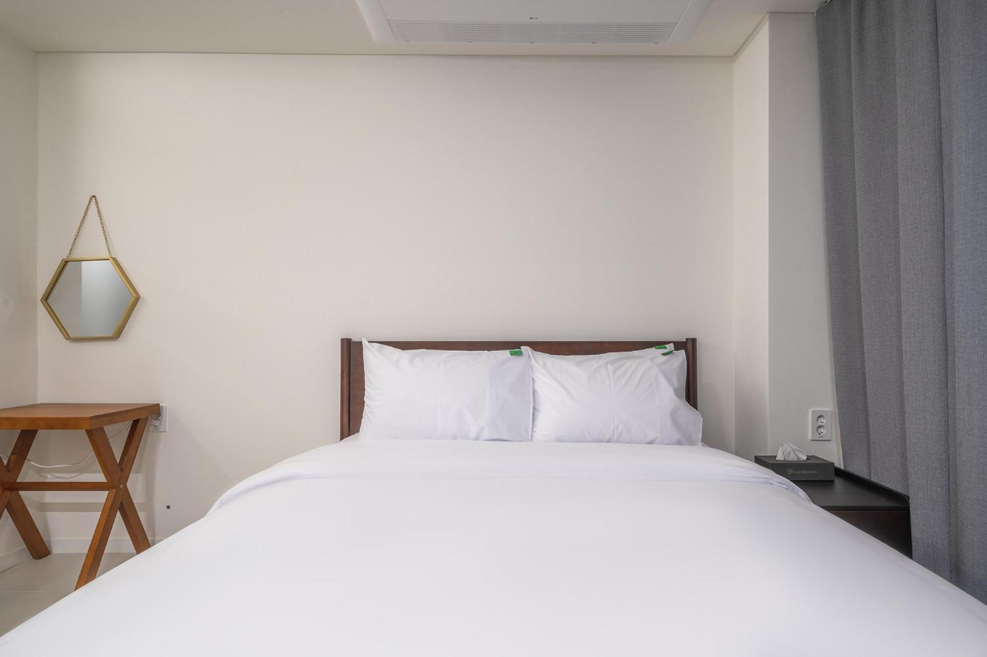 אינצ'ון Bluebird Hotel מראה חיצוני תמונה