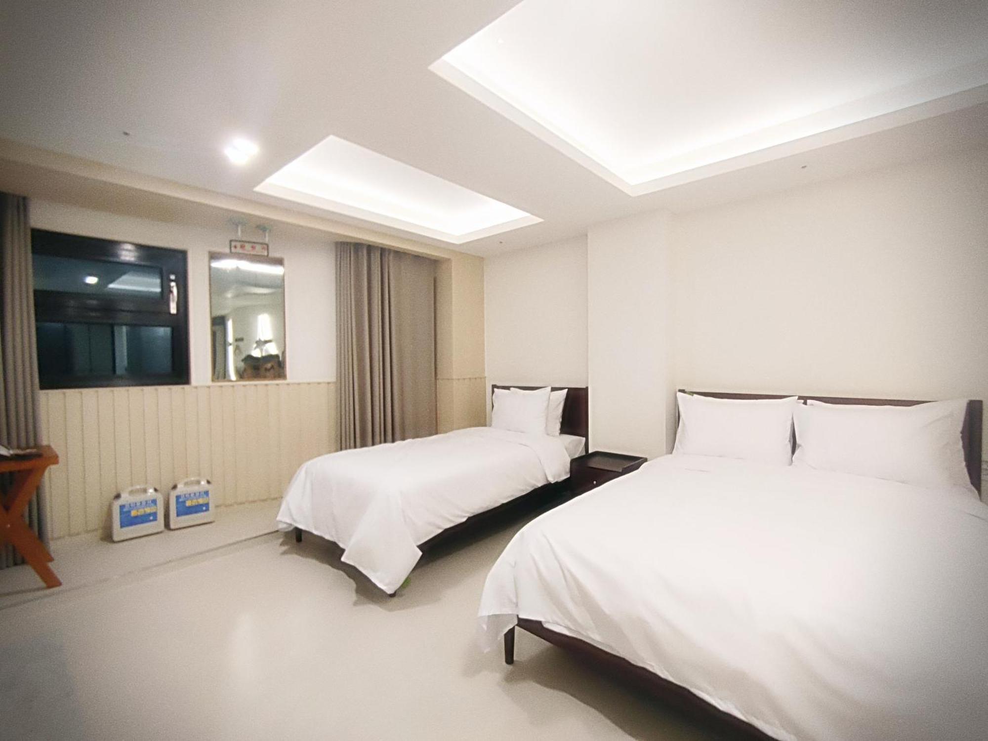 אינצ'ון Bluebird Hotel מראה חיצוני תמונה